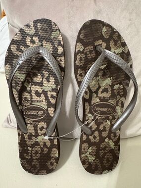 Havaianas Slim Leopard-Print Flip Flops with Metallic Silver Straps